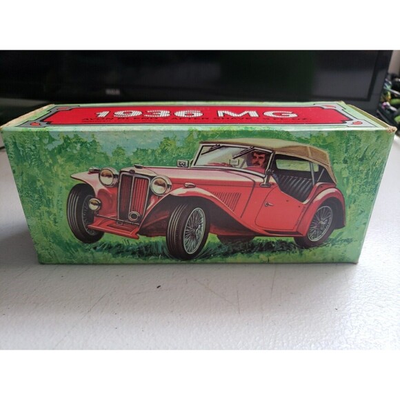 Vintage Avon "1936 MG"  5oz Wild Country After Shave bottle, Original Box - Picture 11 of 14